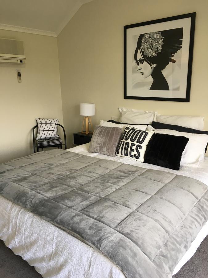 Rosewhite House Bed & Breakfast Myrtleford Eksteriør bilde